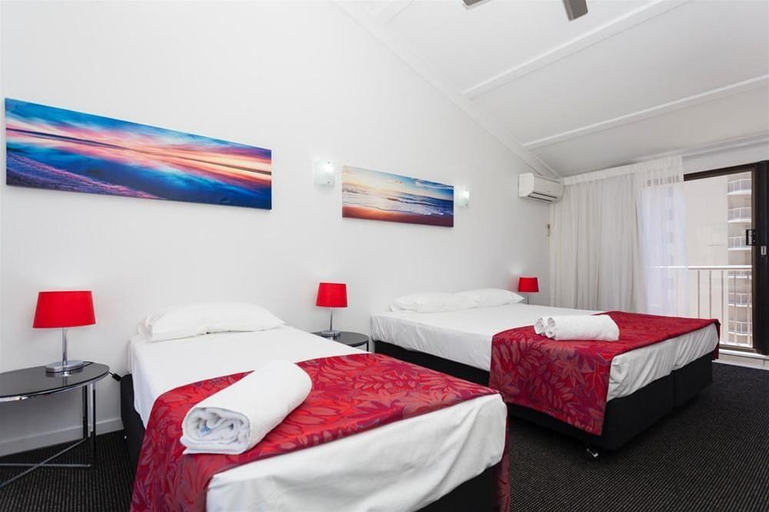 Bedroom 3, Broadbeach Travel Inn Apartments, Gold Coast
