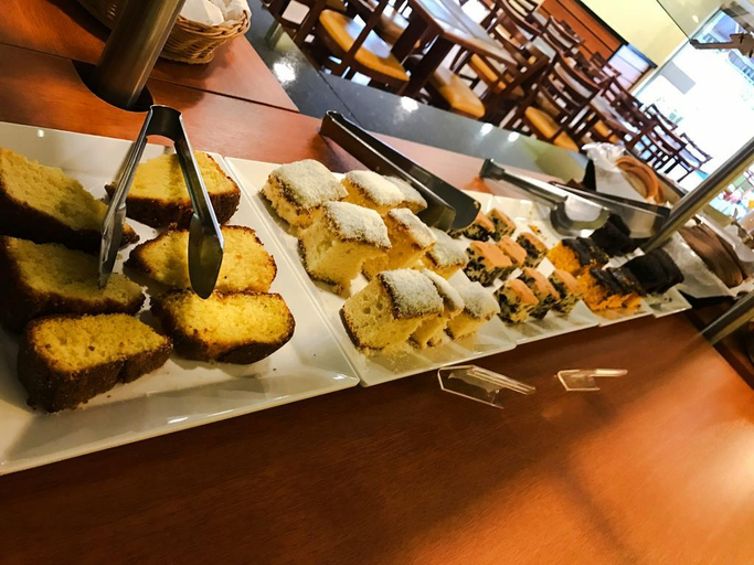 Food & Drinks