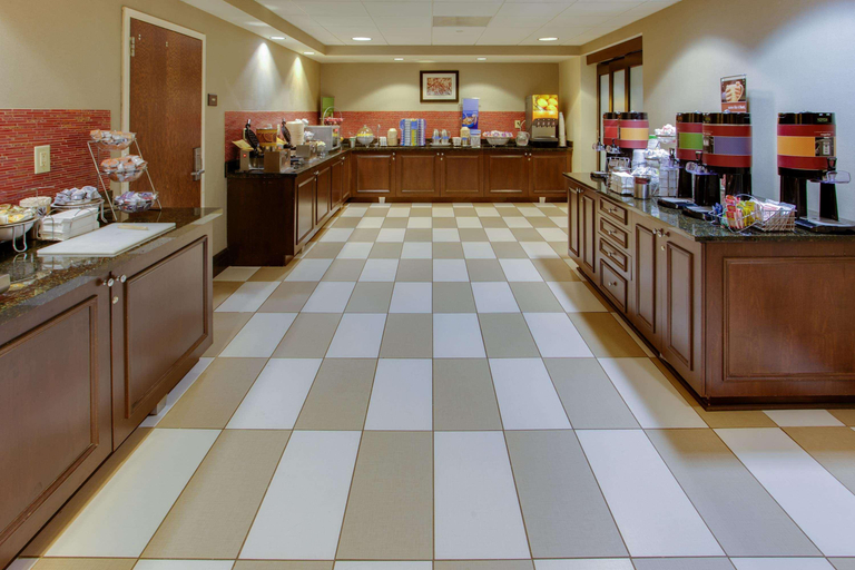 Public Area 2, Hampton Inn Garden City Long Island, Nassau