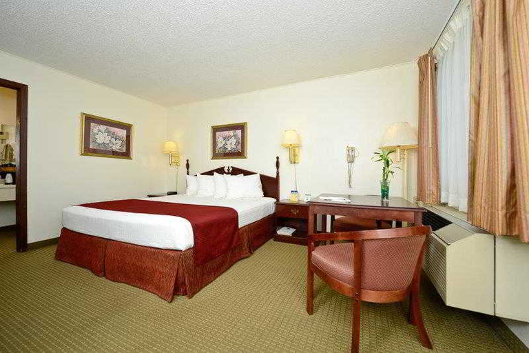 Bedroom 4, Best Western Village Inn, Sharp