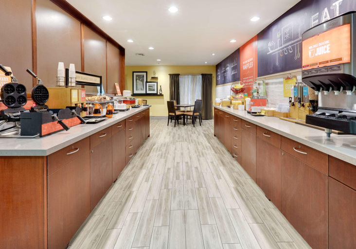 Food & Drinks 5, Hampton Inn Los Angeles/Carson/Torrance, Los Angeles