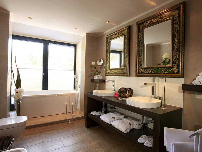 Bathroom 5, Hotel Larchenhof, Tamsweg