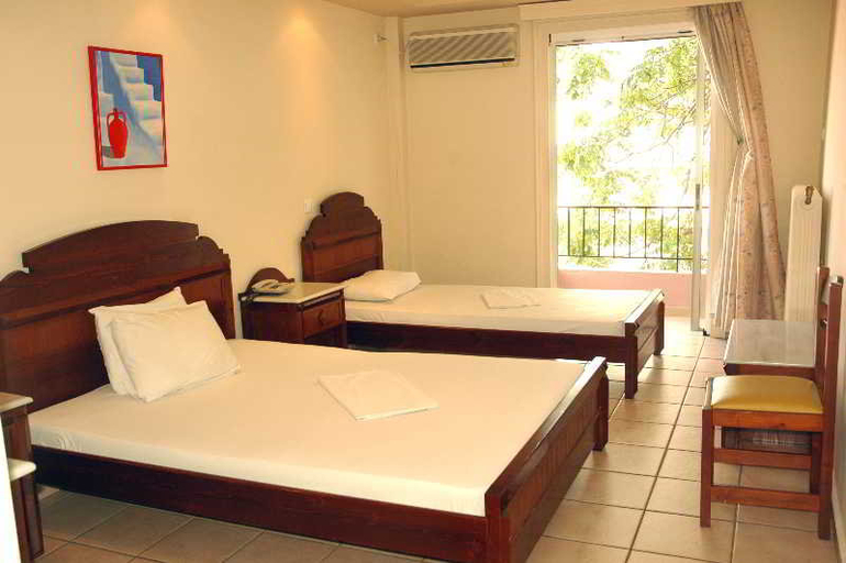 Bedroom 5, Hotel Byron, Attica