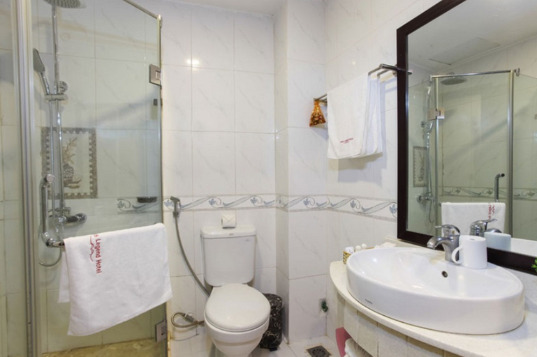 Bathroom 4, Helios Legend Hotel, Hoàn Kiếm