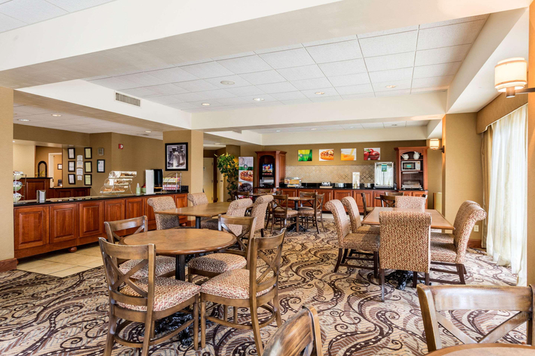 Food & Drinks 5, Quality Inn Union City Us 51, Obion
