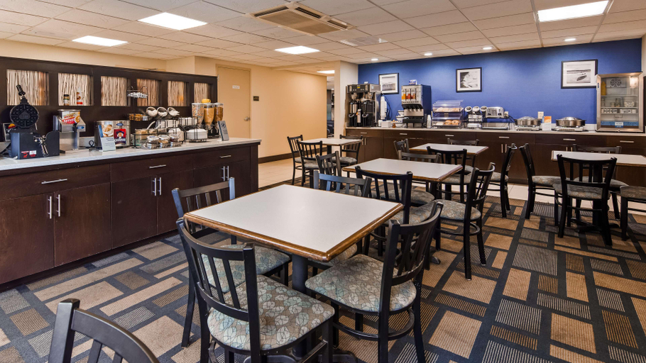 Food & Drinks 5, Best Western Plus Berkshire Hills Inn & Suites, Berkshire