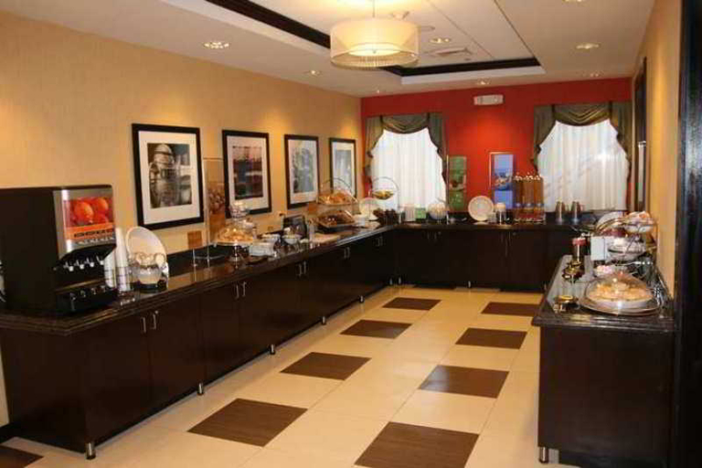 Food & Drinks 4, Hampton Inn Jericho - Westbury, Nassau