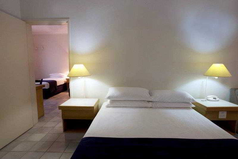 Bedroom 3, Lazy Lizard Motor Inn, Douglas