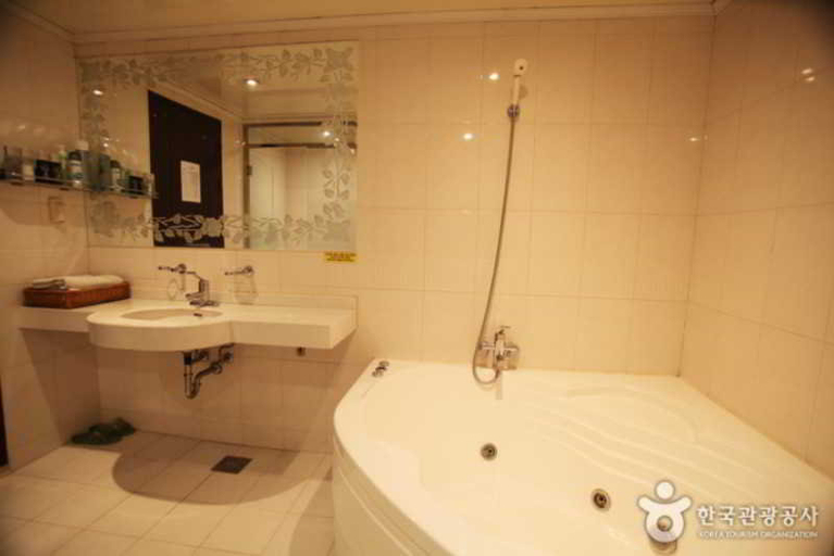 Bathroom 4, Noblesse Yeoksam, Gangnam
