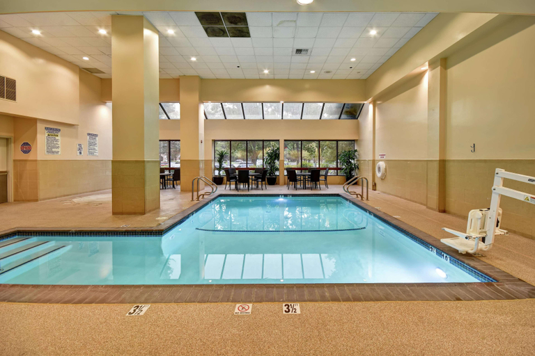Sport & Beauty 3, Embassy Suites by Hilton SantaClara Silicon Valley, Santa Clara