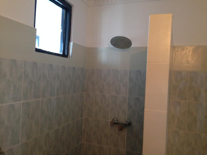 Bathroom 5, Topaz Beach Hotel, Negombo
