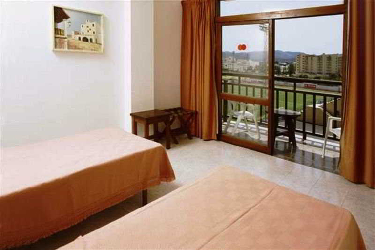 Bedroom 2, Mestret, Baleares