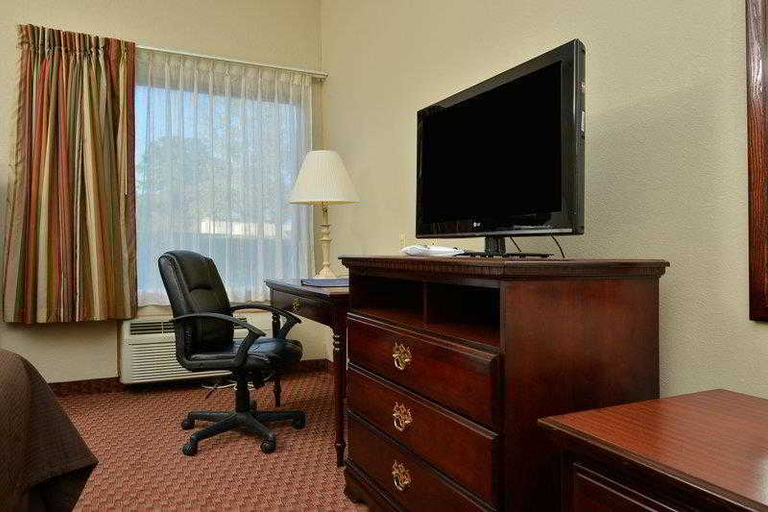 Exterior & Views 2, Best Western Executive Inn, Carroll