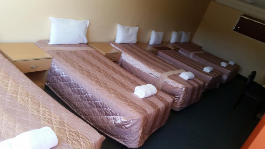 Bedroom 3, Annerley Motor Inn, Annerley