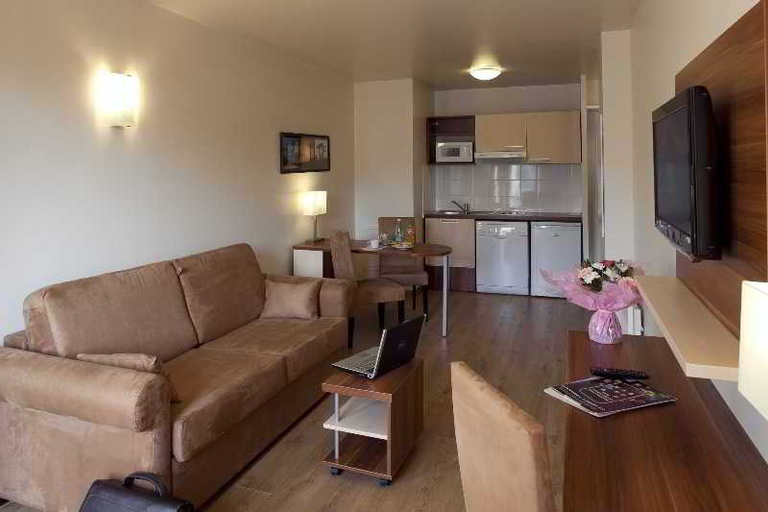 Bedroom 3, Villa Val Senart 1ere Avenue, Essonne