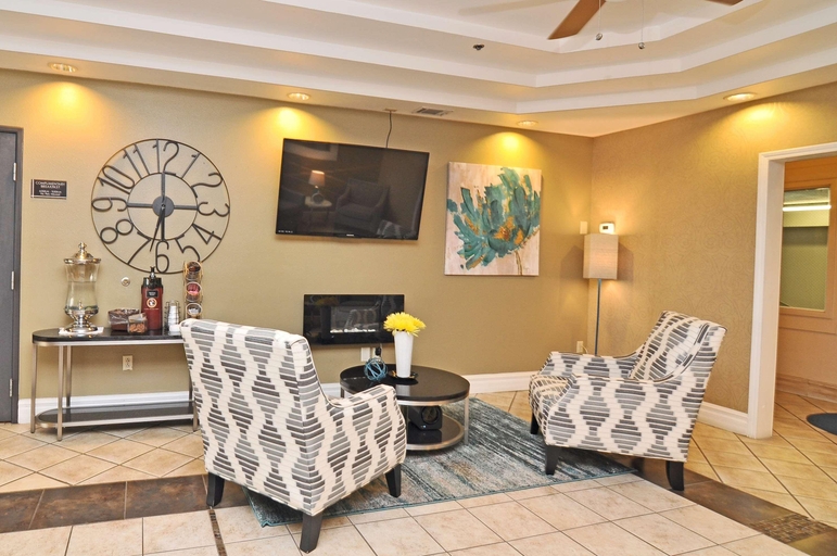 Public Area 2, SureStay Plus Hotel by Best Western Topeka Northwest, Shawnee