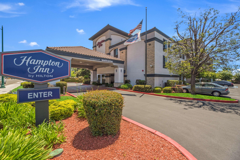 Exterior & Views 1, Hampton Inn Oakland-Hayward, Alameda