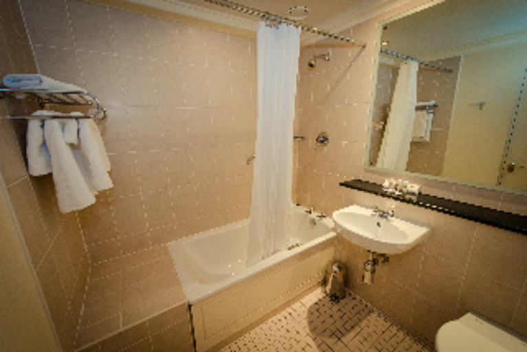 Bathroom 4, Albany House, Dublin