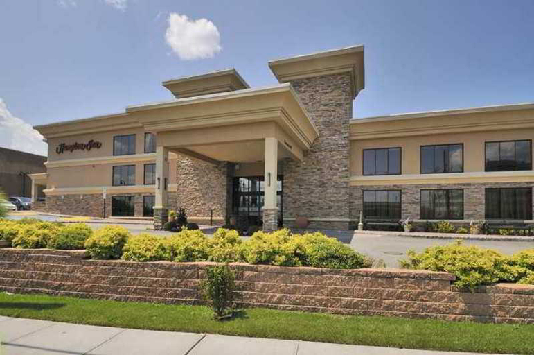 Exterior & Views, Hampton Inn Jericho - Westbury, Nassau