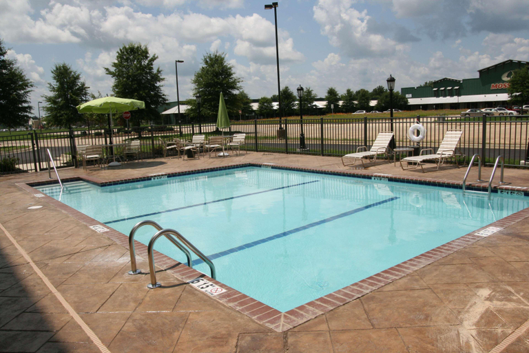 Sport & Beauty 5, Hampton Inn & Suites West Point, Clay