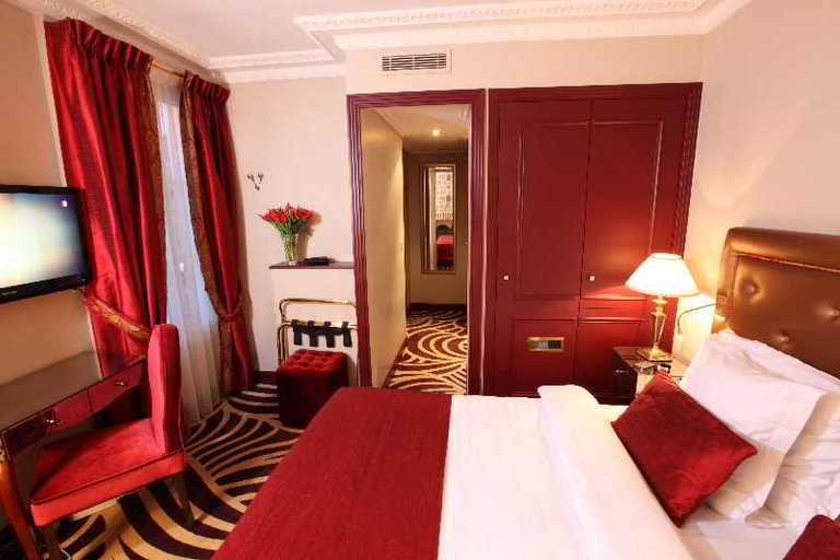 Bedroom 3, Hotel Du BeauMont, Paris