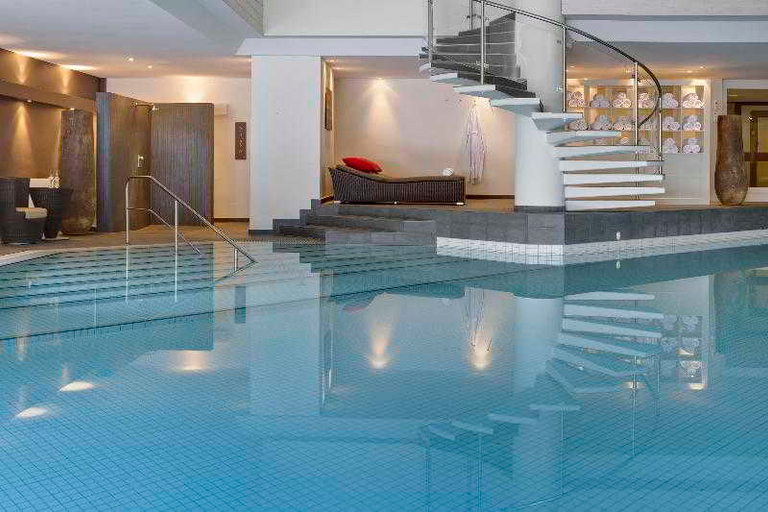 Sport & Beauty 2, HUUS Gstaad, Saanen