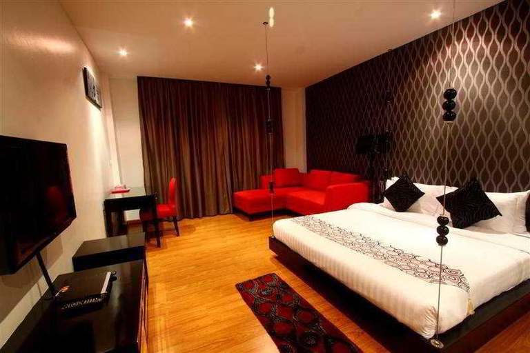 Bedroom 2, Glitz, Bang Rak