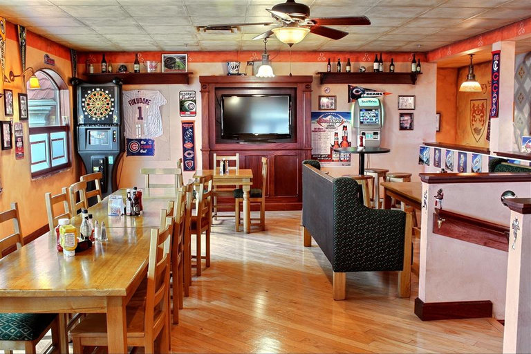 Food & Drinks 5, Comfort Inn & Suites at I-74 and 155, Tazewell