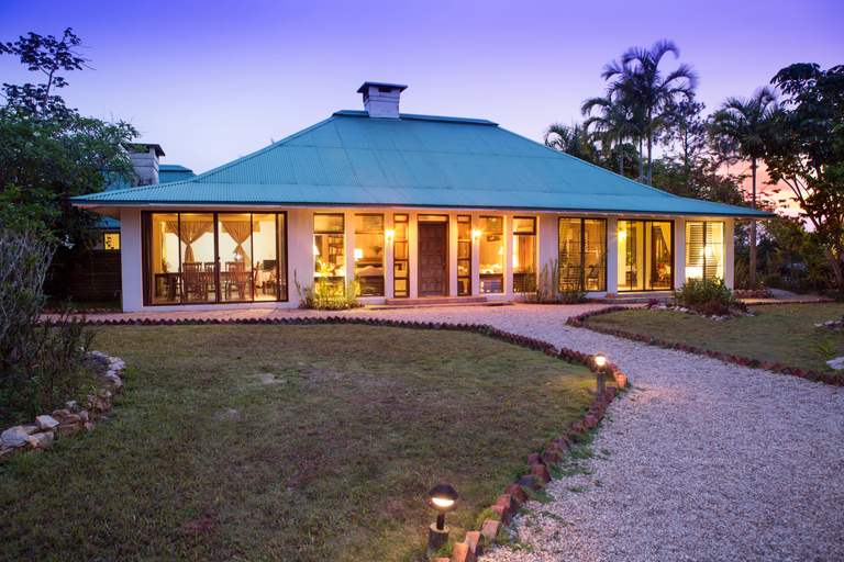 Exterior & Views