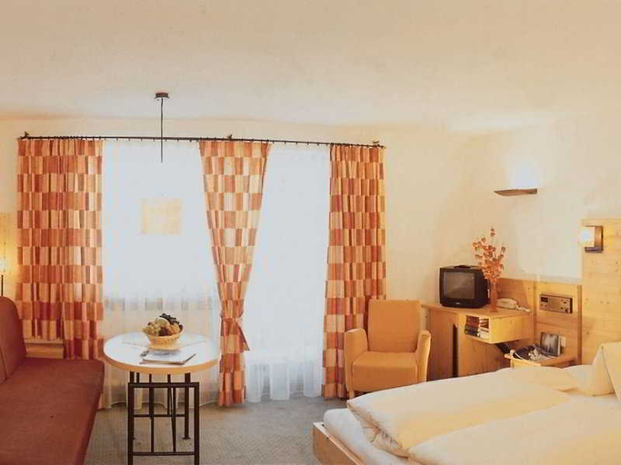 Bedroom 5, Pension Schönblick, Imst