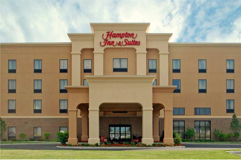 Exterior & Views 1, Hampton Inn & Suites Greensburg, Decatur