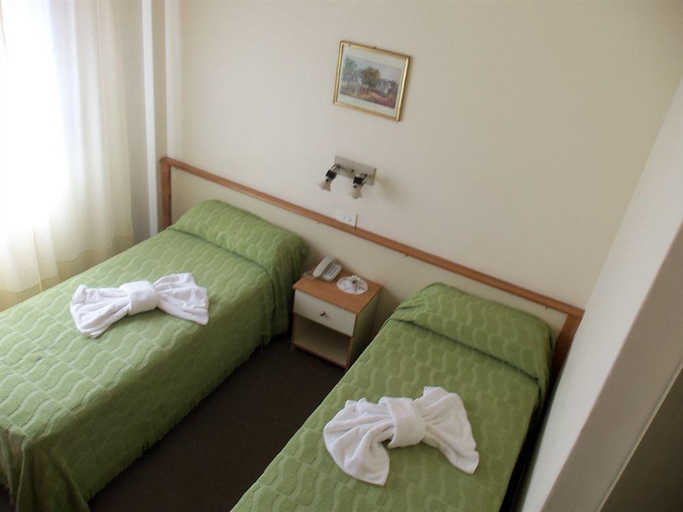 Bedroom 5, Hotel Catedral, General Pueyrredón