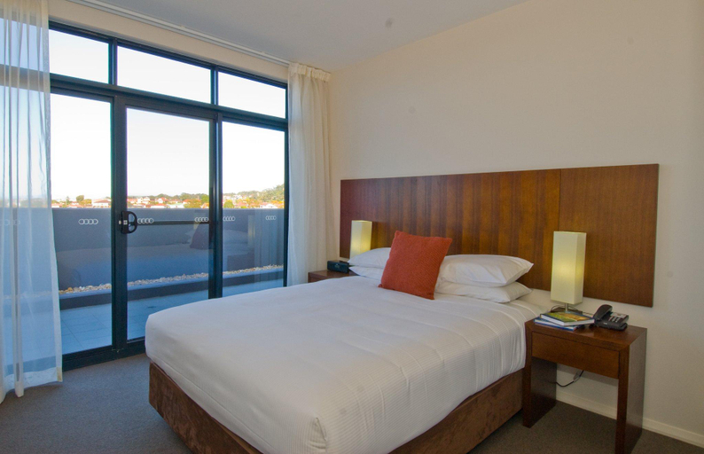 Bedroom 2, Mantra Wollongong, Wollongong - Inner