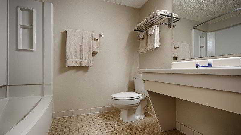 Bathroom 5, Americas Best Value Inn Guthrie, Logan