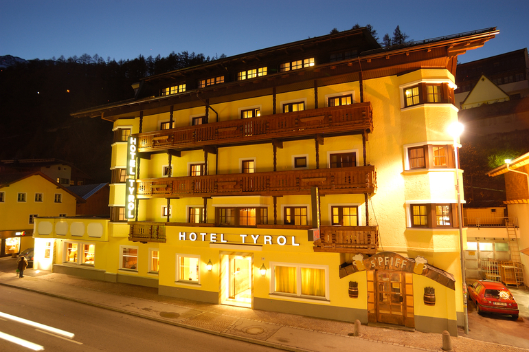 Exterior & Views 2, Riders In , Imst