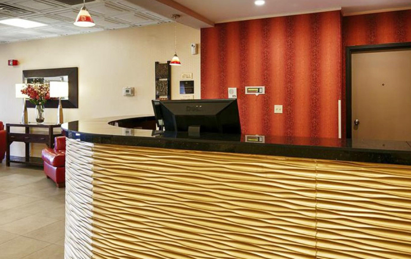 Public Area 2, Quality Inn & Suites Charleston - Civic Center, Kanawha
