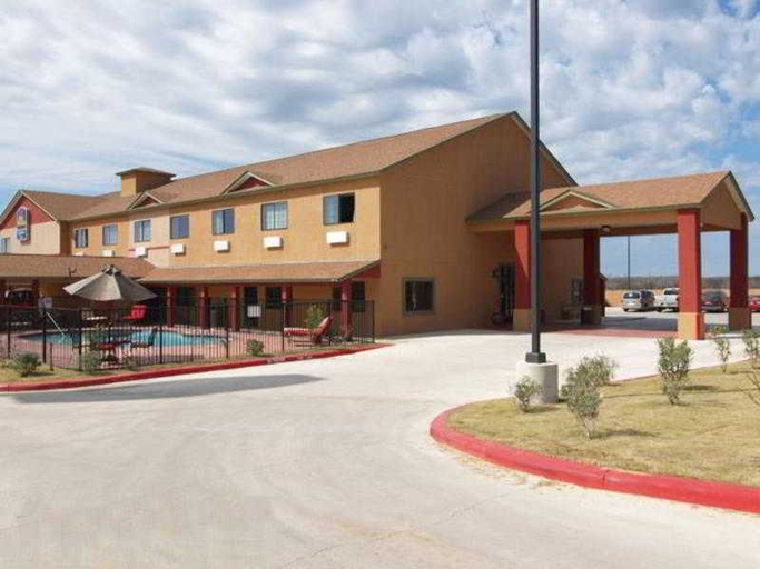 Exterior & Views 3, Cotulla Whitten Inn, La Salle