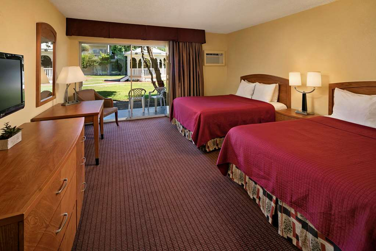 Bedroom 3, Golden Sails Hotel Long Beach, Los Angeles