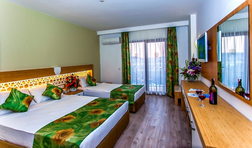 Bedroom 4, Eftalia Splash Resort, Alanya