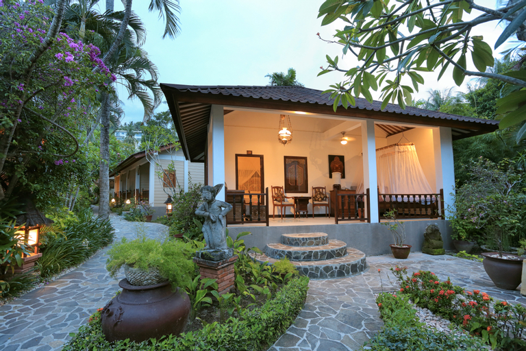 Exterior & Views 1