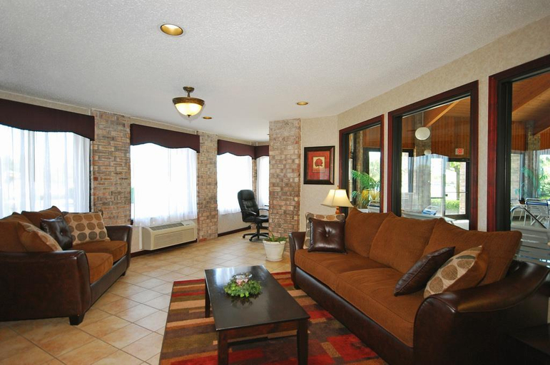 Public Area 2, Baymont by Wyndham Delaware, Delaware