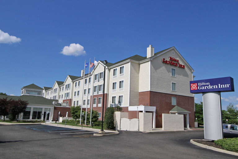 Exterior & Views 1, Hilton Garden Inn Westbury, Nassau
