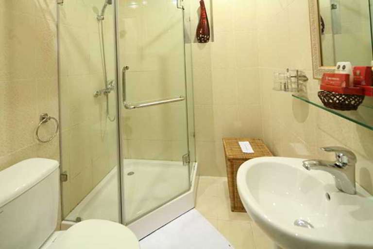 Bathroom, Rising Dragon Estate, Hoàn Kiếm