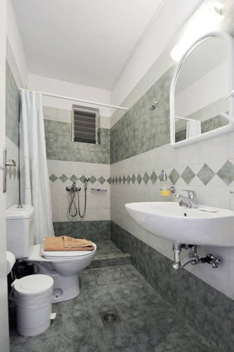Bathroom 4, Finikas Studios, South Aegean