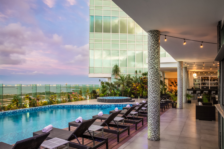 Sport & Beauty 2, Fiesta Inn Cancun Las Americas, Benito Juárez