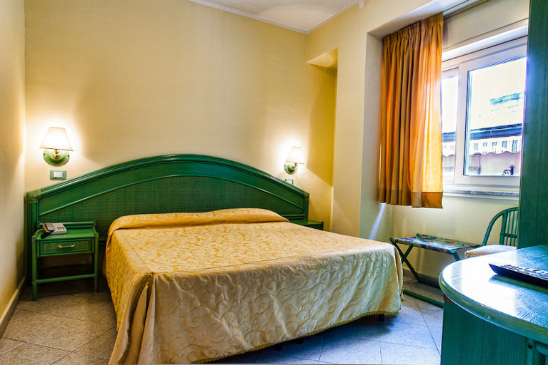 Room 5, Tysandros, Messina