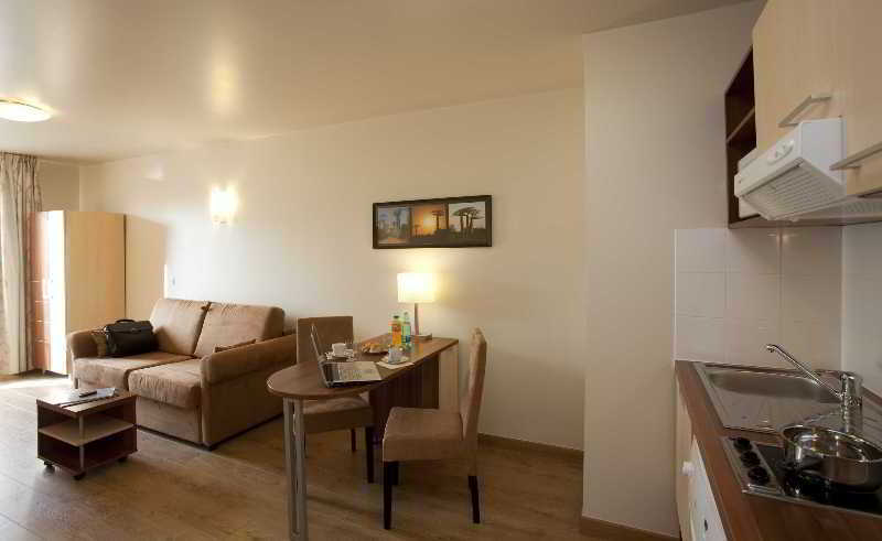 Bedroom 3, Villa Val Senart 1ere Avenue, Essonne