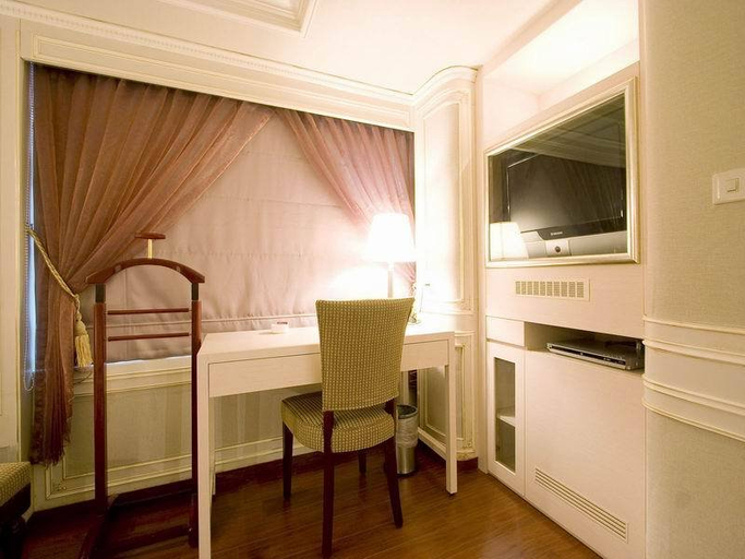Bedroom 3, Hope City Fushing Hotel, Taipei City