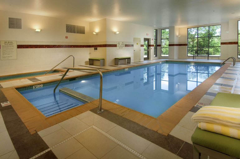 Sport & Beauty 2, DoubleTree by Hilton Sterling - Dulles Airport, Loudoun