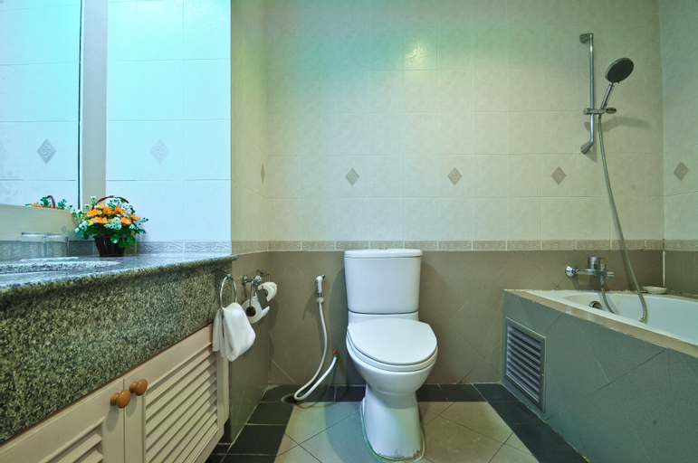 Bathroom 8